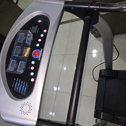 تردمیل تمیز در حد نو سرویس شده