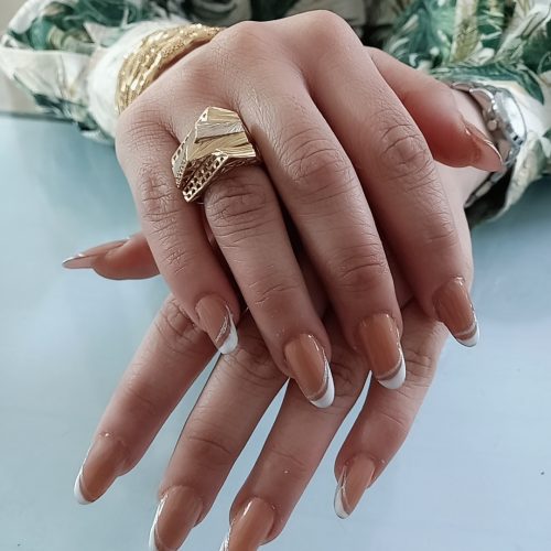 کاشت ناخن آرتادخت