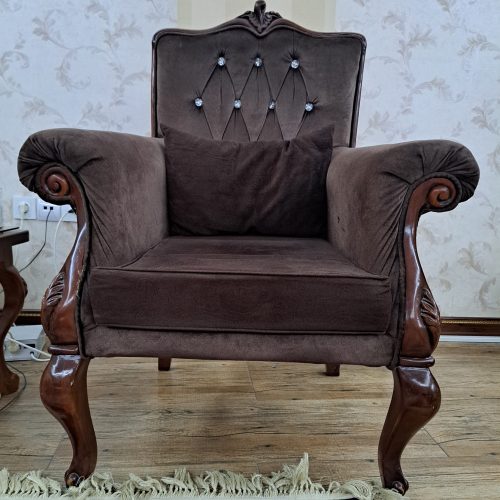 مبلمان 9 نفره با عسلی