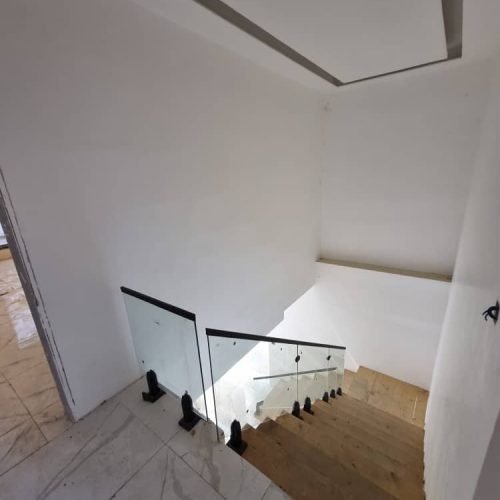 ویلا نوساز،پلاک جنگلی، کلید نخورده،270 متر زمین،140 متر بنا