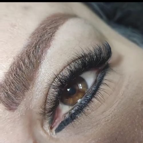 انجام خدمات اکستنشن مژه و لیفت و لمینت مژه اصفهان