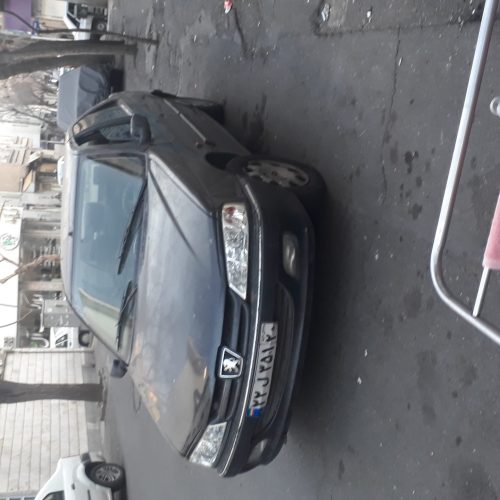پژو پارس مشکی مدل 82