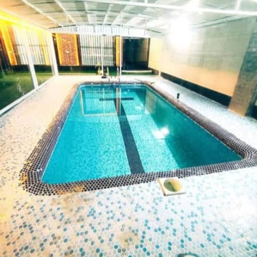 اجاره روزانه استخر سرپوشیده آبگرم داخل بنا