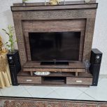 یک میزتلوزیون چوب راش