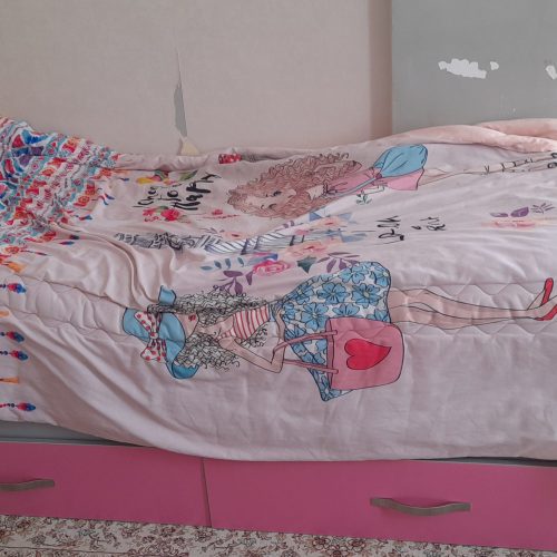 تخت ، میز آرایشی،  کمد ، جا کتابی