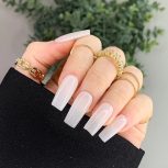 مدل برای کاشت ناخن