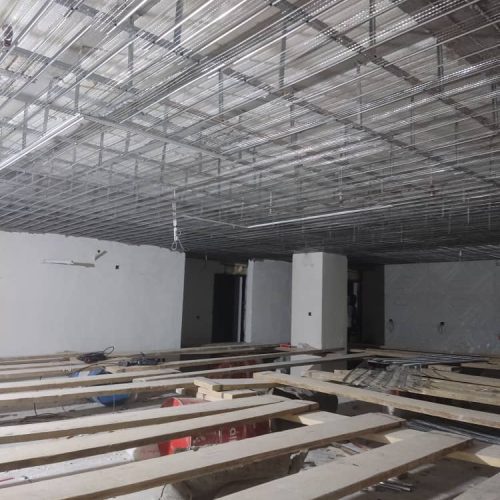 نیازمند کارگر هستم جهت کار در سقف کاذب