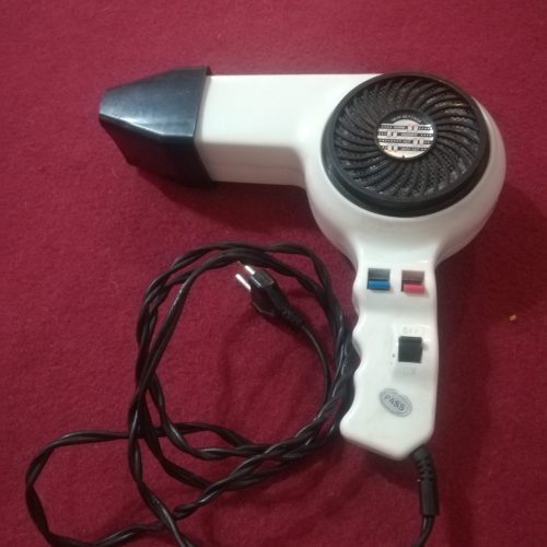 سشوار قدیمی، کاملاسالم بشرط تست