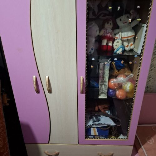 تخت و کمد و بوفه و جاکفشی