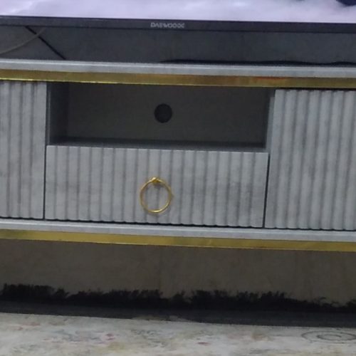 میزتلوزیون درحدنو برای تازه عروس بوده