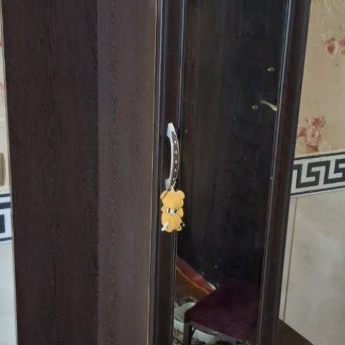 تخت و کمد و بوفه و جاکفشی