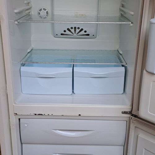 یخچال فریزر در حد نو