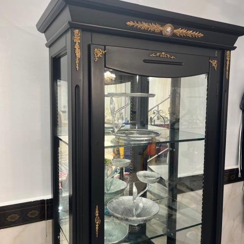 بوفه مشکی در حد نو