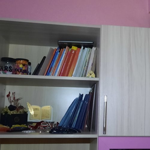 میز تحریر و میز ارایش