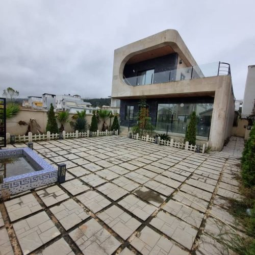 ویلا نوساز،پلاک جنگلی، کلید نخورده،270 متر زمین،140 متر بنا