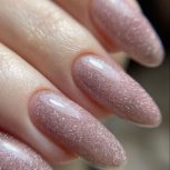 ناخن کار حرفه ای ، جهت تکمیل آلبوم