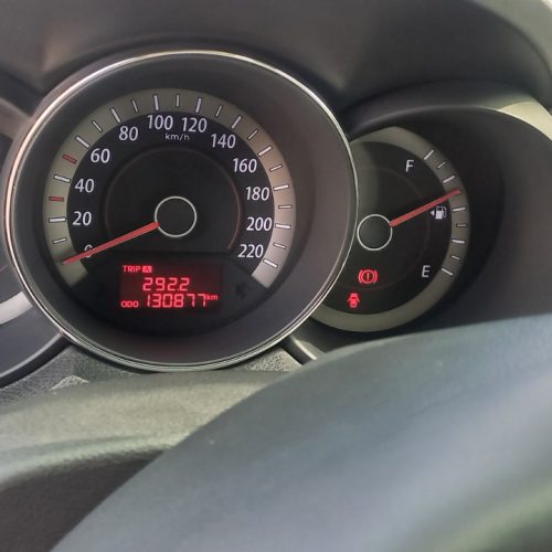 کیا سراتو سفید ، مدل 1393 ، دنده ای 1600 سی‌سی ، کم کارکرد واقعی (140،000 کیلومتر) ، بدون رنگ ، دارای برگ سبز