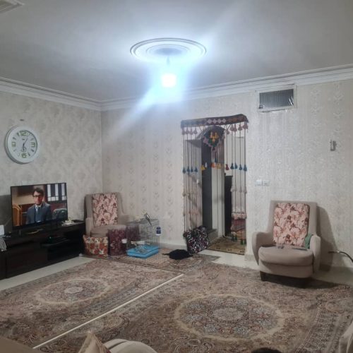 دارای پارکینگ اختصاصی،و حیاط خلوت مشاع