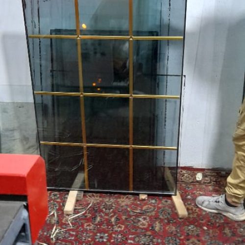 شیشه ساختمانی