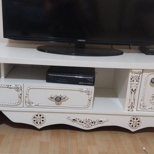 میزتلویزیون و آینه کنسول