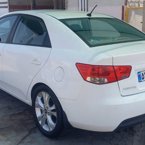 کیا سراتو سفید ، مدل 1393 ، دنده ای 1600 سی‌سی ، کم کارکرد واقعی (140،000 کیلومتر) ، بدون رنگ ، دارای برگ سبز