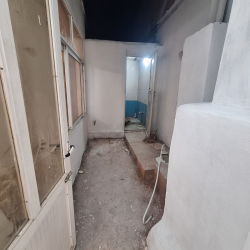 آپارتمان طبقه سوم روی هم‌کف