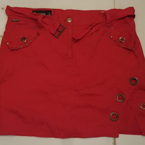 مقداری لباس زنانه