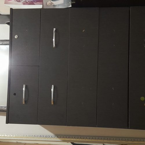 دلاور با 6 کشو و ایینه به دلیل نداشتن جا