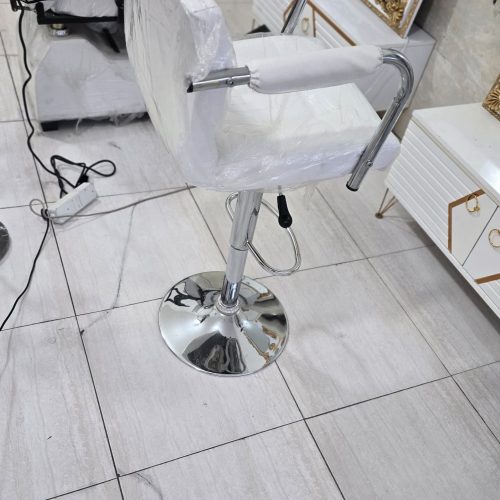 سلام 3تا آیینه با کمد 2تا صندل اصلاح جک دار یدونه صندل اصلاح بچگانه یدونه صندل سرشویی (پرولی صفر)مبل )دستگاه بخار اصل(دستگاه مکش چمدانی)و غیره…