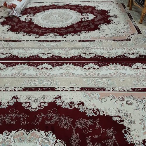 فرش کرم زرشکی