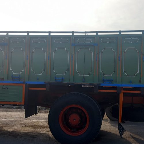 اطاق عقب کامیون تک باری