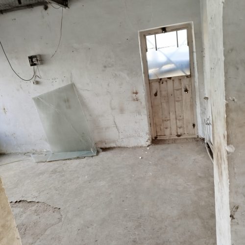 مغازه بر جاده تهران مشهد واقع در شریف آباد اجارع پیشنهادی 15میلیون پیش ماهی 10 میلیون می‌باشد