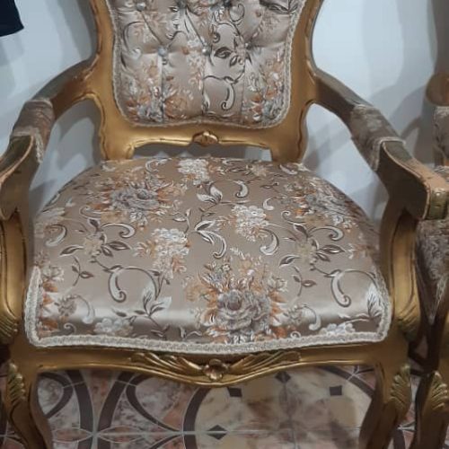 یک دست مبل و میز