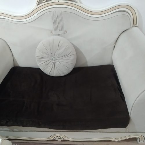 فروش یک دست مبلمان هفت نفره راحتی
