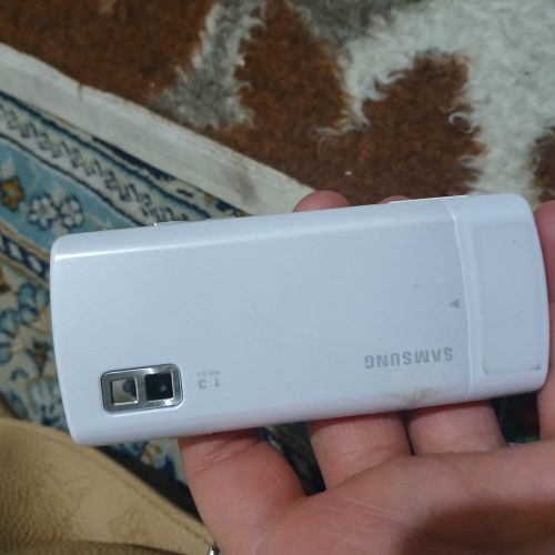 گوشی سامسونگ معمولی