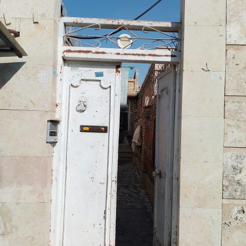 یک عددخانه96متری پشت قطعه در محله قاضی کوچه ثامن8 ارک2