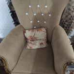 مبلمان در حد نو و تمیز ،7نفره،همراه با میز عسلی