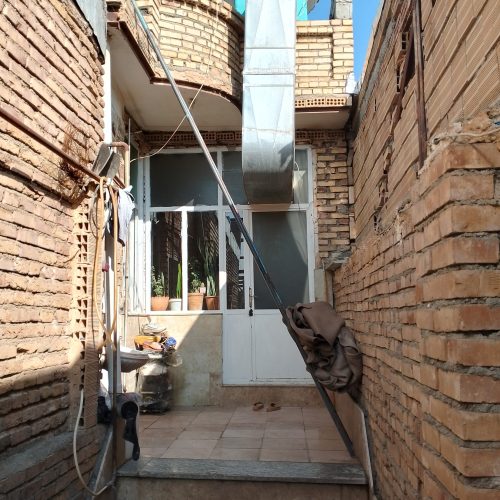 یک عددخانه96متری پشت قطعه در محله قاضی کوچه ثامن8 ارک2