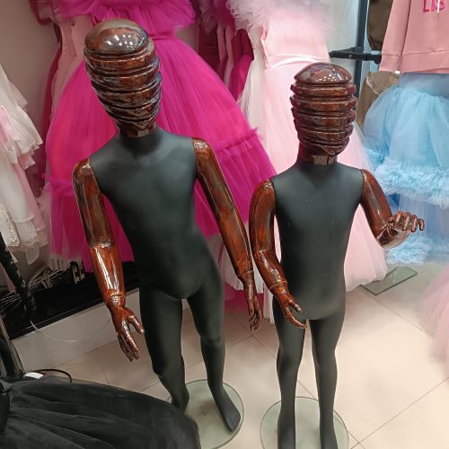 مانکن بچگانه و قفس مانکن