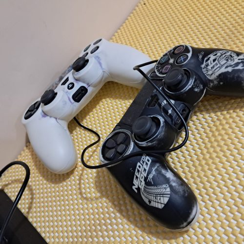 پلی فور اسلیم 1 ترا مشکی 2 دسته