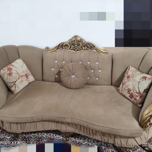 مبلمان در حد نو و تمیز ،7نفره،همراه با میز عسلی