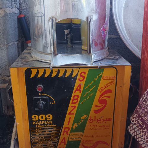 سلام سبزی خورد کن کلا پنج بار استفاده شده و سالمه سالمه تا یک سال هم ضمانت داره