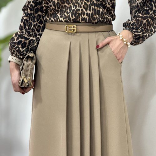 “استایل شیک با کمترین قیمت! لباس‌های خاص و تمیز، مثل نو – فرصت محدود!”