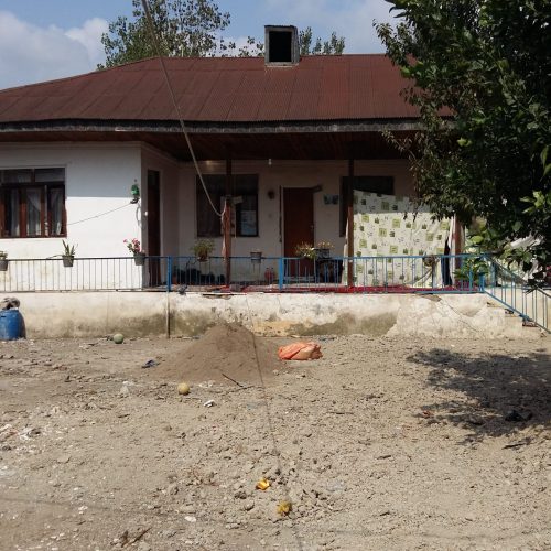 خانه ویلایی وزمین 972متر سنددار