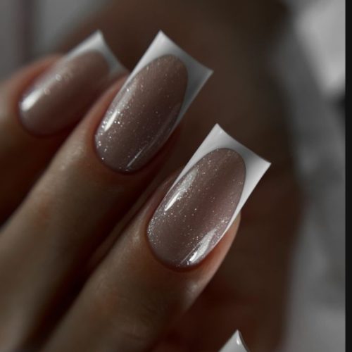 ناخن کار حرفه ای ، جهت تکمیل آلبوم