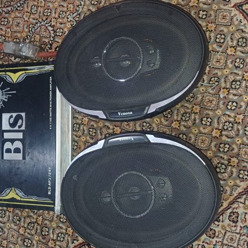 یک جفت بلندگو ده یا پانزد روز روی ماشینم بسته بودم صفر صفر هستن یک امپلی فایر چهار کانال در حد صفر و یک عدد