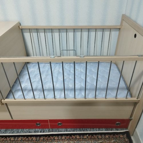 تخت خواب نوزادنوجوانی