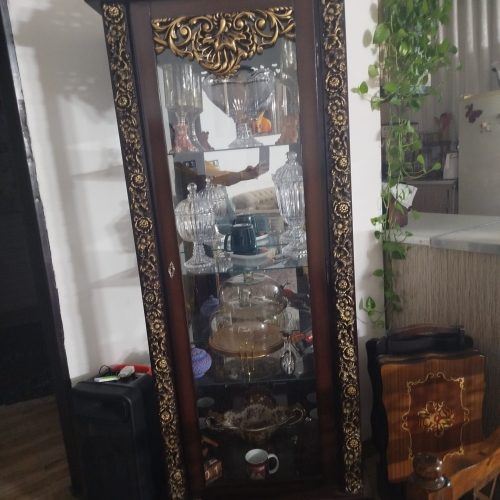 تخت و ویترئن