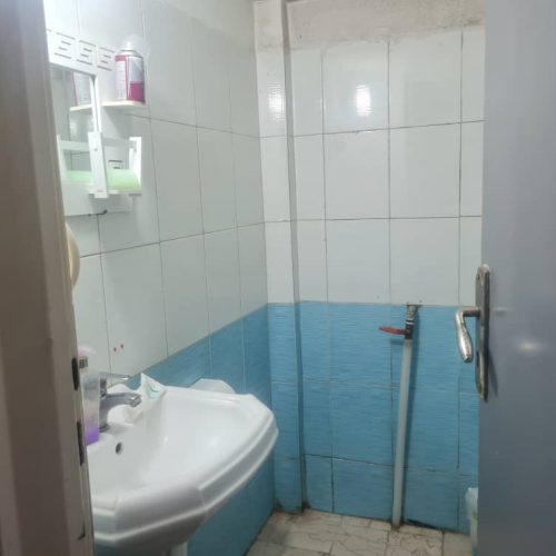 دارای پارکینگ اختصاصی،و حیاط خلوت مشاع