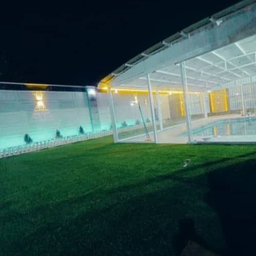 اجاره روزانه استخر سرپوشیده آبگرم داخل بنا